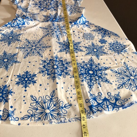 Snowflake Print Short-Sleeve Dress - Picture 5 of 10